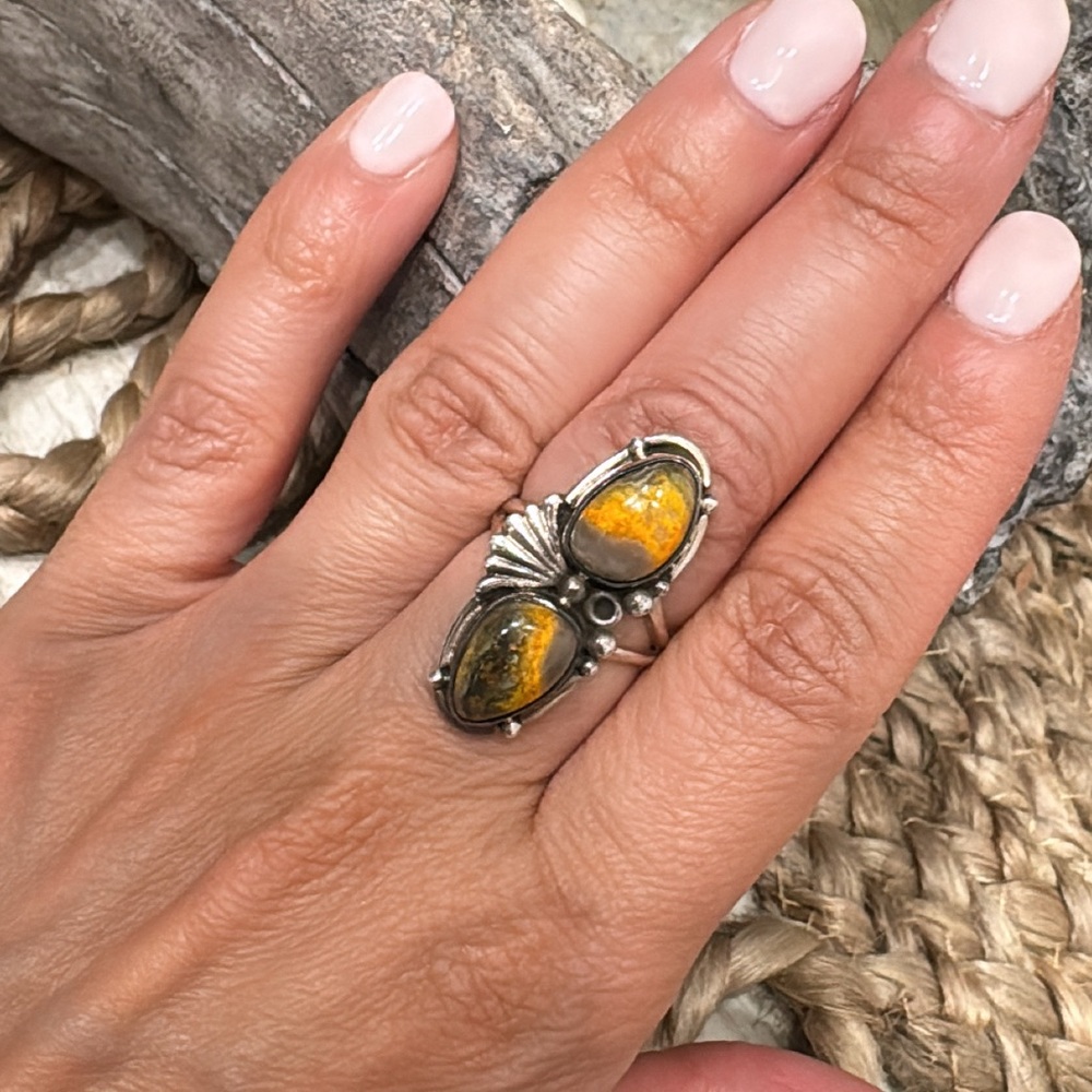 🐝𝙎𝙏𝙐𝙉𝙉𝙄𝙉𝙂 𝙎𝙏𝙀𝙍𝙇𝙄𝙉𝙂 𝙎𝙄𝙇𝙑𝙀𝙍 𝙍𝙄𝙉𝙂 𝙒𝙄𝙏𝙃 𝘽𝙐𝙈𝘽𝙇𝙀 𝘽𝙀𝙀 𝙅𝘼𝙎𝙋𝙀𝙍 𝙎𝙏𝙊𝙉𝙀𝙎 - Picture 5 of 10